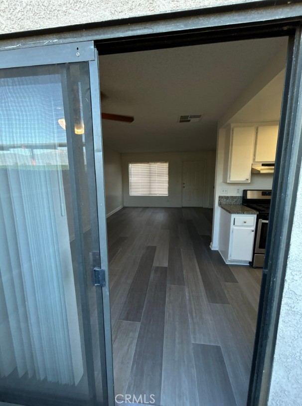 Detail Gallery Image 7 of 18 For 3231 Triumph #4,  Ontario,  CA 91764 - 3 Beds | 1/1 Baths