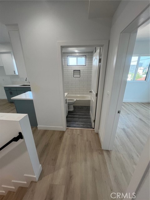 1128 Ardmore, Los Angeles CA: https://media.crmls.org/medias/3ebd53e2-2e5b-444c-84df-fe5c0a434e0c.jpg