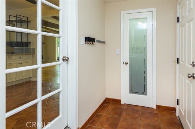 Detail Gallery Image 14 of 17 For 10931 Chimineas Ave, Northridge,  CA 91326 - 3 Beds | 2 Baths