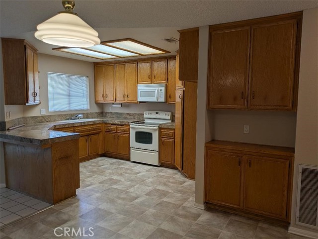 Detail Gallery Image 9 of 28 For 1009 Encanto, San Jacinto,  CA 92582 - 2 Beds | 2 Baths