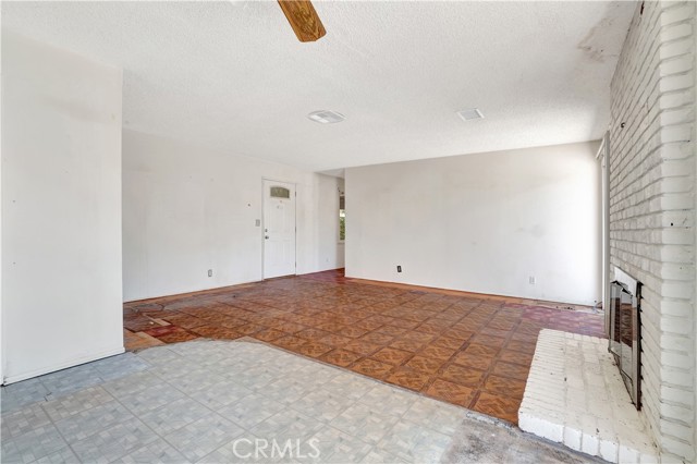 Detail Gallery Image 5 of 28 For 22942 Elkwood St, West Hills,  CA 91304 - 4 Beds | 2 Baths
