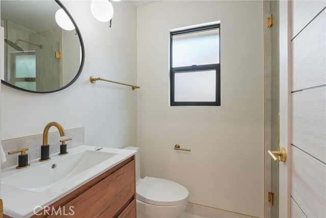 Detail Gallery Image 27 of 41 For 23240 Leonora Dr, Woodland Hills,  CA 91367 - 5 Beds | 5 Baths