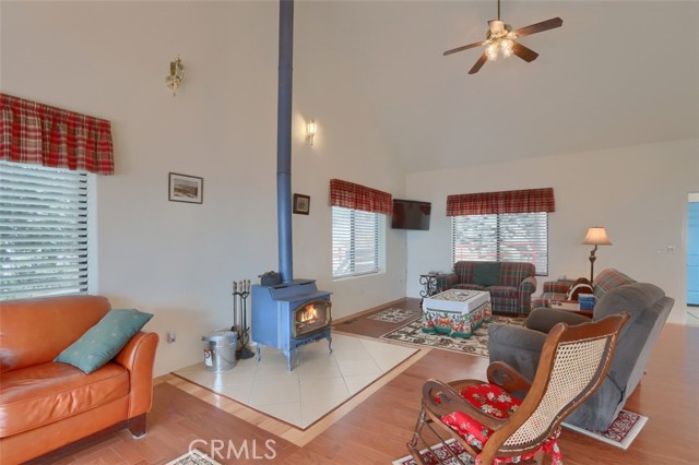 7501 7503 Yosemite Park Way, Yosemite CA: https://media.crmls.org/medias/3ec147ff-aa73-4800-8ffa-1e79de451f22.jpg