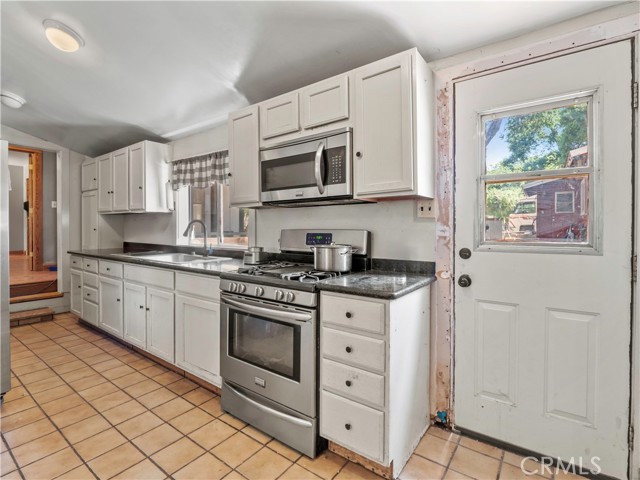 Detail Gallery Image 6 of 42 For 15221 Calle San Luis Potosi, Green Valley,  CA 91390 - 3 Beds | 2 Baths