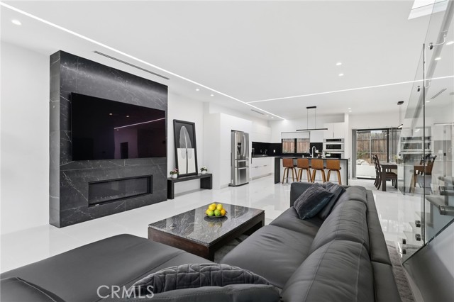 Detail Gallery Image 8 of 55 For 2434 Prospect, Montrose,  CA 91020 - 4 Beds | 3/1 Baths