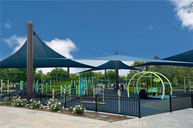 24229 La Montura Drive, Valencia CA: https://media.crmls.org/medias/3ec33ce5-274f-4981-85d8-e4db533f8494.jpg