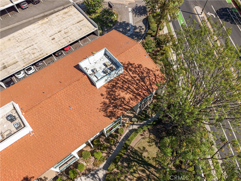 https://media.crmls.org/medias/3ec3bff4-cf9c-46e3-92cc-1862120a26f3.jpg?preset=X-Large