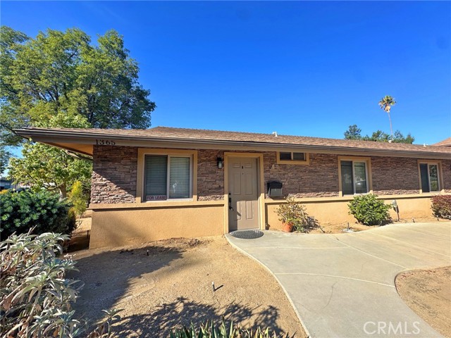 Detail Gallery Image 1 of 17 For 1365 Lafayette Rd a,  Claremont,  CA 91711 - 2 Beds | 1 Baths