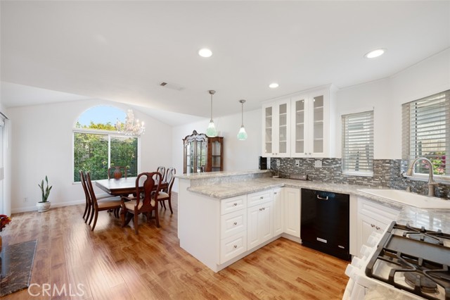 Detail Gallery Image 7 of 31 For 1854 Corte Segundo, Oceanside,  CA 92056 - 3 Beds | 2/1 Baths