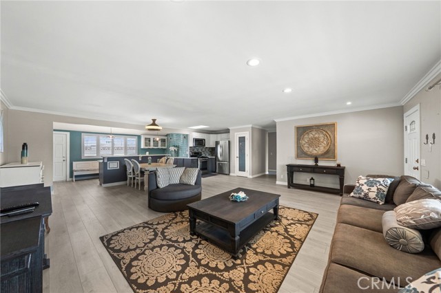 Detail Gallery Image 2 of 26 For 1598 Amberwood Dr, Hemet,  CA 92543 - 2 Beds | 2 Baths