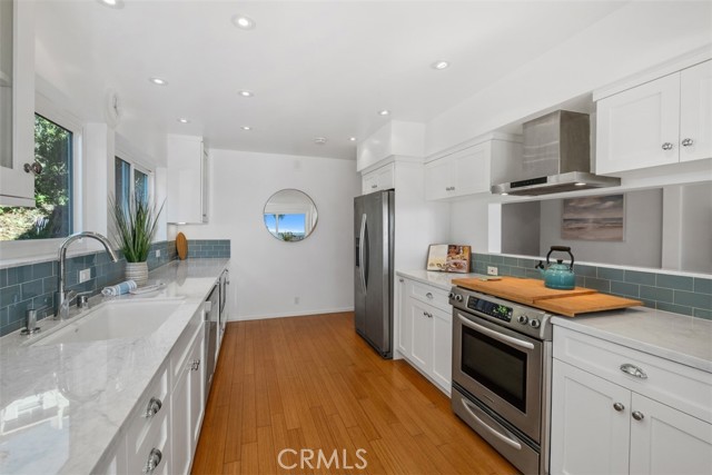 21703 Ocean Vista Dr 201A, Laguna Beach CA: https://media.crmls.org/medias/3ec559ee-9aa8-48d5-820a-421728c48109.jpg