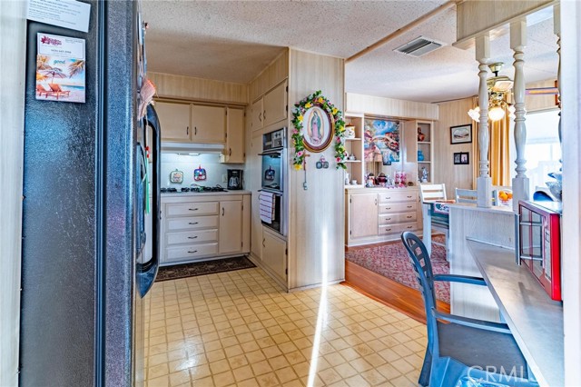 Detail Gallery Image 14 of 41 For 4095 Fruit St #328,  La Verne,  CA 91750 - 2 Beds | 2 Baths