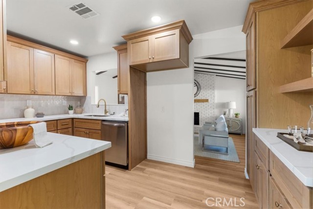 Detail Gallery Image 7 of 32 For 11819 Summer Ave, Norwalk,  CA 90650 - 3 Beds | 2 Baths