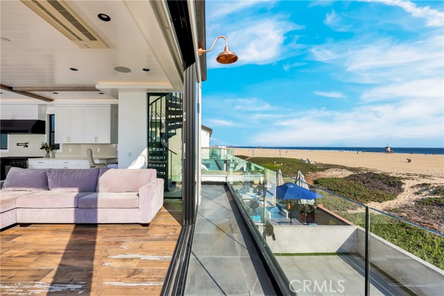 7210 W. Oceanfront, Newport Beach CA: https://media.crmls.org/medias/3ec9215f-6cd2-46de-a33c-54aefe31d408.jpg