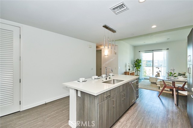 Detail Gallery Image 8 of 59 For 4140 Glencoe Ave #406,  Marina Del Rey,  CA 90292 - 2 Beds | 2 Baths