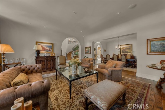 FORMAL LIVING ROOM FORMAL LIVING ROOM
