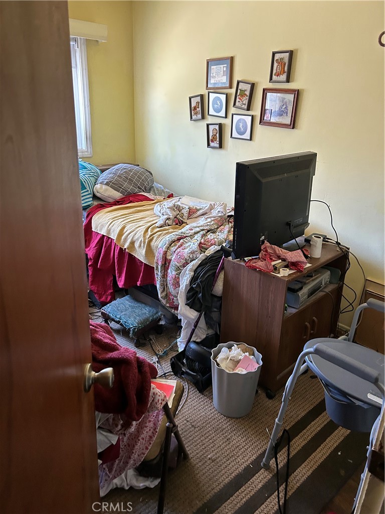 https://media.crmls.org/medias/3eca597d-08df-4b28-b28e-ec33fd37c583.jpg?preset=X-Large