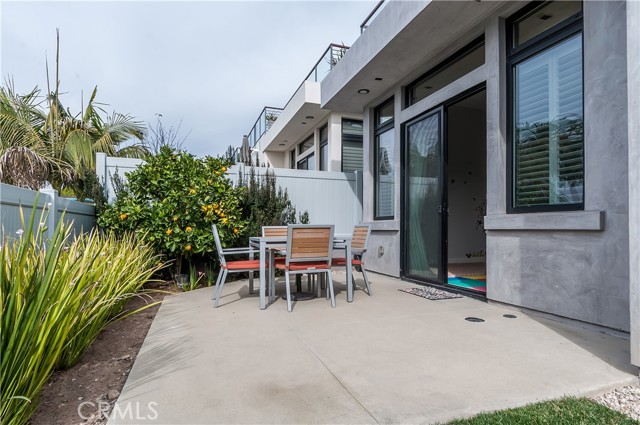 721 21st Street, Hermosa Beach, California 90254, 3 Bedrooms Bedrooms, ,2 BathroomsBathrooms,Residential,Sold,21st,SB22157898