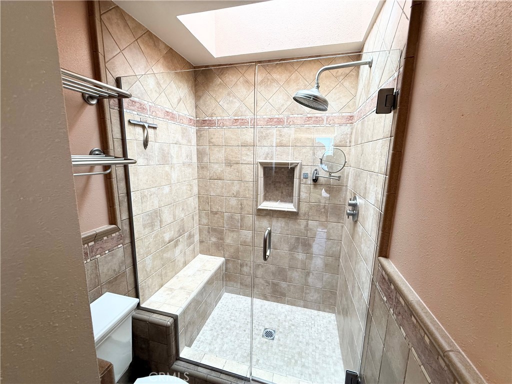 https://media.crmls.org/medias/3ecaead9-9766-4442-8204-64d1523aeb5f.jpg?preset=X-Large