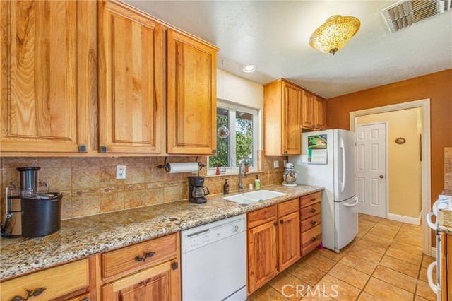 Detail Gallery Image 12 of 31 For 919 Chestnut Ave, Redlands,  CA 92373 - 3 Beds | 2 Baths