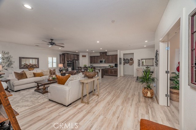 Detail Gallery Image 13 of 38 For 869 Grace Dr, Los Banos,  CA 93635 - 2 Beds | 2 Baths