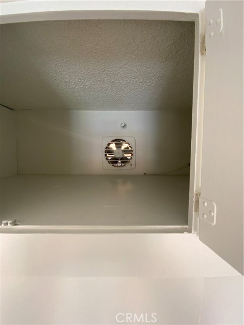 120 Alamitos Avenue, Long Beach CA: https://media.crmls.org/medias/3ecc491a-707c-482a-b4ee-7136860f8934.jpg