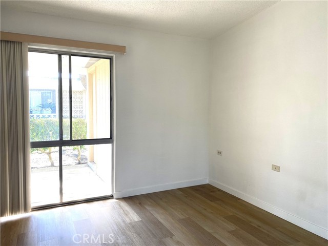 Detail Gallery Image 8 of 12 For 1520 Pelham Rd., M5-126e, Seal Beach,  CA 90740 - 1 Beds | 1 Baths