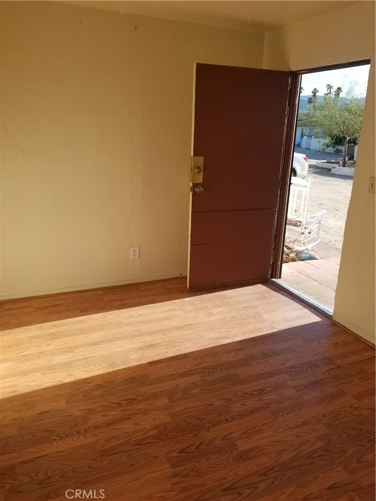 MLS #OC25261119 image #5