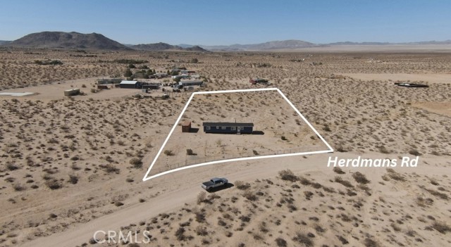 60588 Herdmans Road, Landers CA: https://media.crmls.org/medias/3ecc8247-b3d4-480f-b7ae-9b293564c88f.jpg