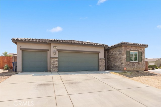 2082 Posa Chanet Boulevard, Coalinga CA: https://media.crmls.org/medias/3ecd6511-f6f0-43d7-a7a9-544b733718c4.jpg