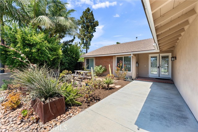 201 W Harvey Avenue, Santa Ana CA: https://media.crmls.org/medias/3ecd70a6-8670-4e0d-b225-664290b0d7ab.jpg