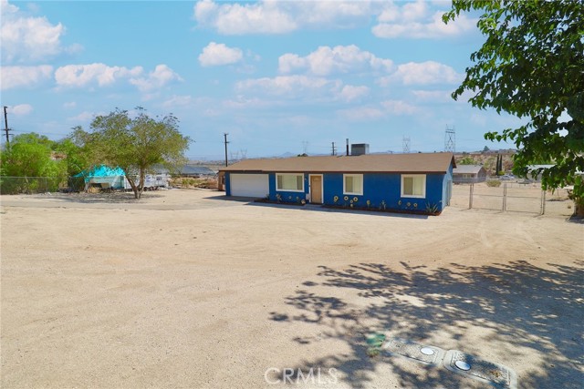 16459 Bunnell Avenue, Victorville CA: https://media.crmls.org/medias/3ecd78df-eae6-43c6-b7db-9f5fb6f1e38b.jpg
