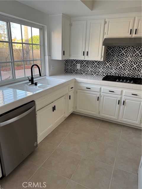 Image 11 of 34 For 9921 Oceancrest Drive