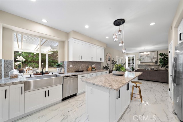 Detail Gallery Image 16 of 49 For 7095 Ashley Dr, Huntington Beach,  CA 92648 - 5 Beds | 3 Baths