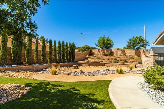 Detail Gallery Image 5 of 48 For 6151 Hickory St, Palmdale,  CA 93551 - 4 Beds | 2 Baths