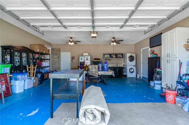 361 N B Street, Tulare CA: https://media.crmls.org/medias/3ecea57e-e5bf-4baf-9fb1-1091f380fb1c.jpg