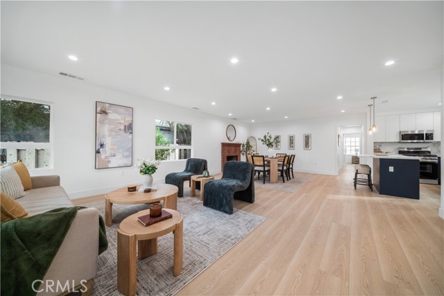 Detail Gallery Image 6 of 57 For 19918 Kittridge, Winnetka,  CA 91306 - 8 Beds | 6 Baths