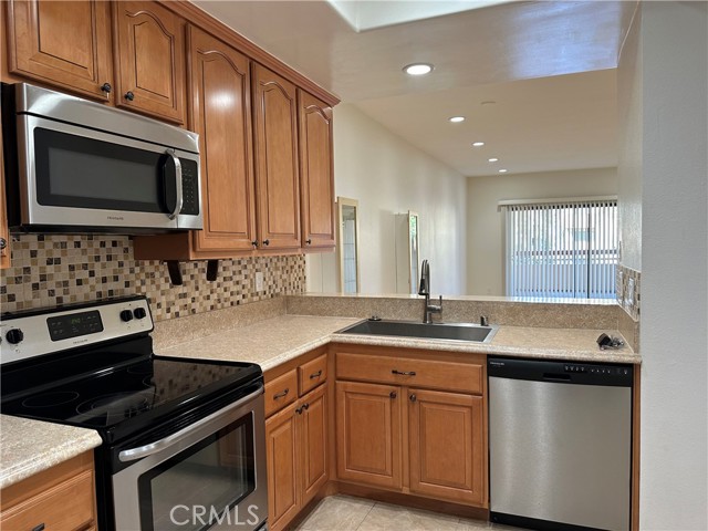 Detail Gallery Image 1 of 11 For 941 W Carson St #206,  Torrance,  CA 90502 - 2 Beds | 2 Baths