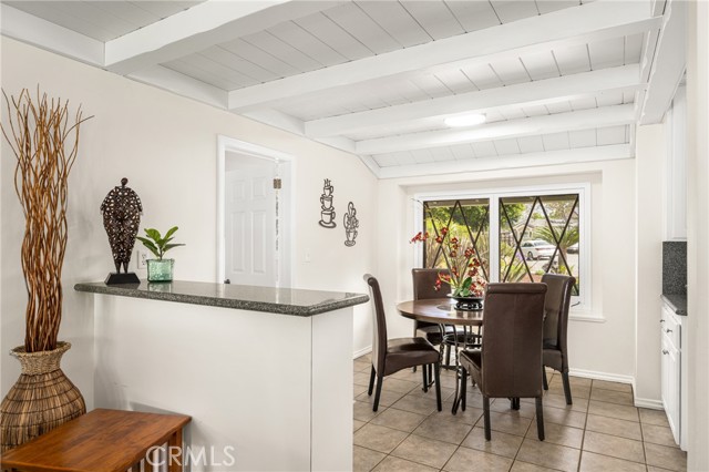 Detail Gallery Image 13 of 67 For 1832 Windsor Ln, Santa Ana,  CA 92705 - 4 Beds | 2/1 Baths