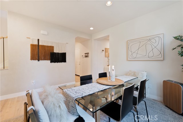 Detail Gallery Image 8 of 39 For 17065 Cantlay, Lake Balboa,  CA 91406 - 4 Beds | 3 Baths