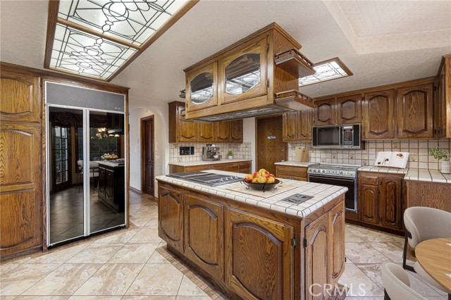 23511 Mirage Lane, Diamond Bar CA: https://media.crmls.org/medias/3ed15383-e77b-47f7-88c0-098a060ed44c.jpg