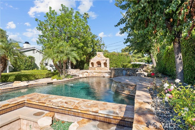 Detail Gallery Image 12 of 57 For 10132 Wish Ave, Northridge,  CA 91325 - 4 Beds | 3 Baths