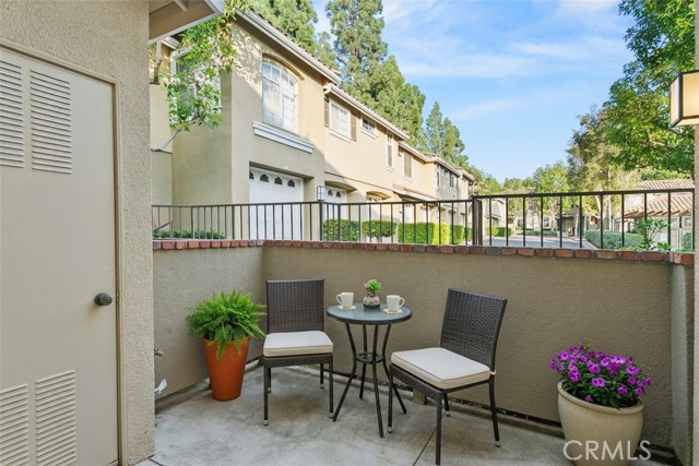 Detail Gallery Image 8 of 17 For 172 Gallery Way, Tustin,  CA 92782 - 2 Beds | 2/1 Baths