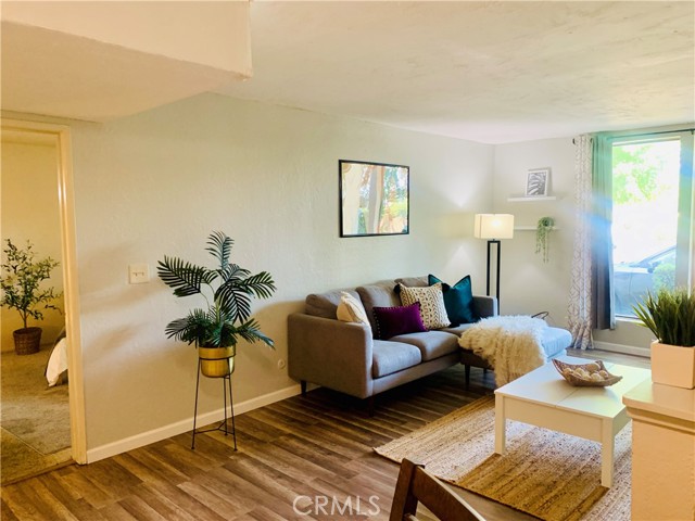 4919 N Millbrook Avenue, Fresno CA: https://media.crmls.org/medias/3ed29aca-024a-4b13-9b13-9e379e73001c.jpg