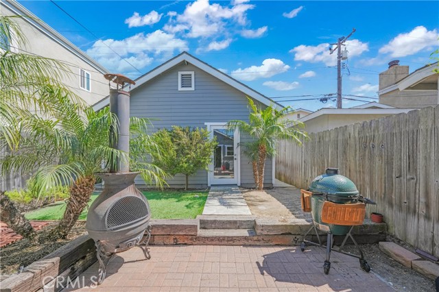 318 8th Street, Huntington Beach CA: https://media.crmls.org/medias/3ed76f73-49b6-46a1-b705-c03c056c469a.jpg
