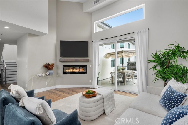 Detail Gallery Image 6 of 36 For 2713 Carnegie Ln #B,  Redondo Beach,  CA 90278 - 5 Beds | 4 Baths