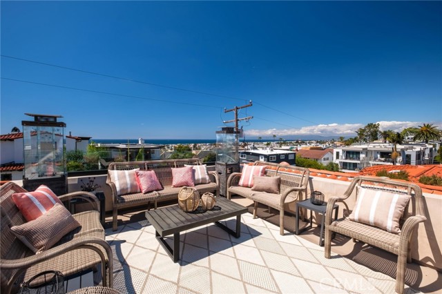 Image 71 of 75 For 1001 4th  