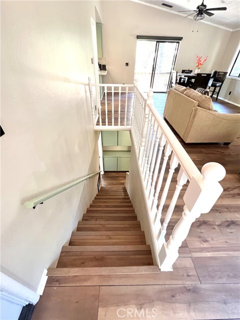 24792 Bernard Drive, Crestline CA: https://media.crmls.org/medias/3ed88586-68d5-4335-935c-e31470ffc876.jpg