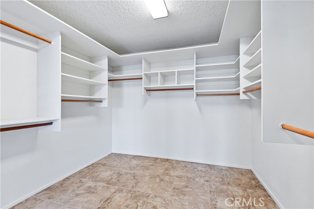 Detail Gallery Image 10 of 23 For 5115 Kester #202,  Sherman Oaks,  CA 91403 - 2 Beds | 2 Baths