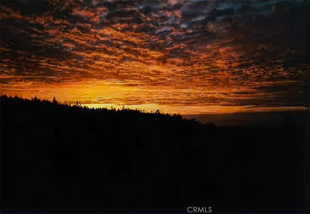 https://media.crmls.org/medias/3ed93775-73df-428a-93a8-6aea988f670a.jpg?preset=X-Large